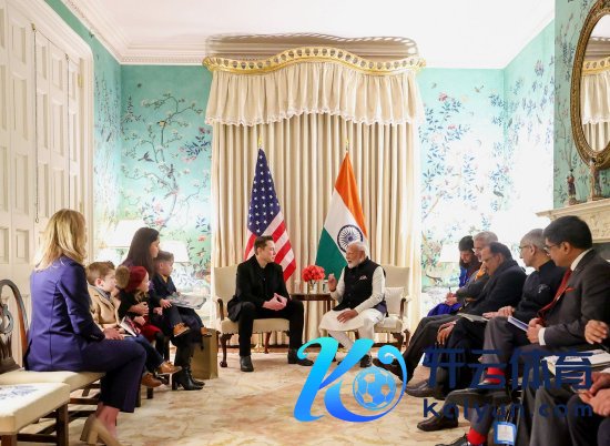 2月13日，马斯克与莫迪在华盛顿。